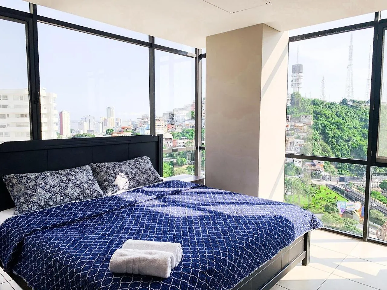 Depa 2 Habitaciones Vista A La Ciudad - Rio Con Parking Free Guayaquil Apartmán