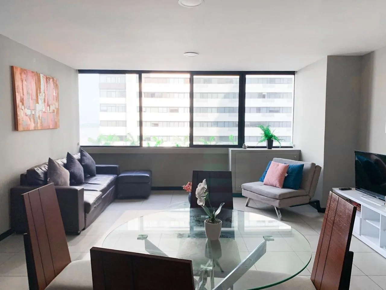 Depa 2 Habitaciones Vista A La Ciudad - Rio Con Parking Free Guayaquil Apartmán